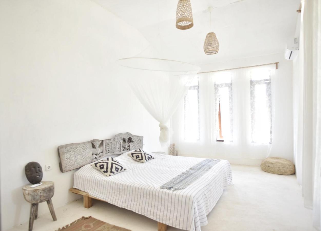 Lambo Homestay Waikabubak Exterior foto